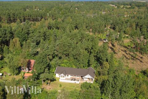 Mit seinen fast 170 m2 bildet dieses Haus inmitten der schönen Natur von Öland einen fantastischen Rahmen für perfekte Ferien