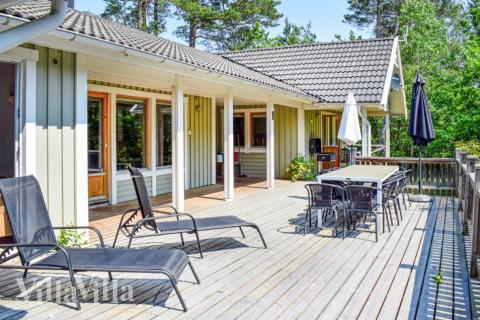 Das Luxusferienhaus Nr. 126 hat eine tolle Terrasse, die mit hochwertigen Gartenmöbeln für 12 Personen ausgestattet ist.