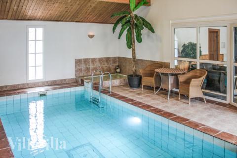 Der schicke Pool im Luxusferienhaus Nr. 126 für 12 Personen