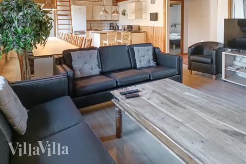 Die Couchecke im Luxusferienhaus Nr. 84 in Schweden.