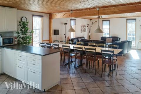 Die Küche in dem Luxusferienhaus Nr. 78 ist so gut ausgestattet, dass man problemlos Mahlzeiten für 14 Personen zubereiten kann.