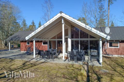 Dieses schöne Poolhaus Nr. 244 mit Platz für 14 Personen liegt in Schweden