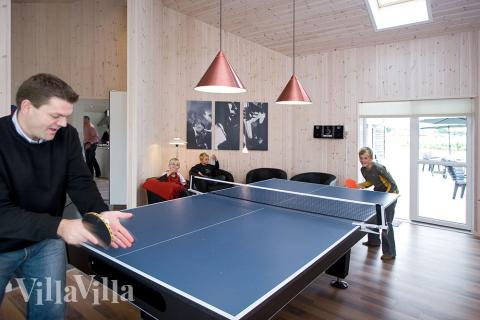 Im Aktivitätenzimmer besteht die Möglichkeit, sich gegenseitig in Billard, Tischtennis und Dart herauszufordern. Wer seinen Laptop mitbringt, kann in diesem Haus - dank gratis Internetverbindung - auch seine Mails checken (WLAN).