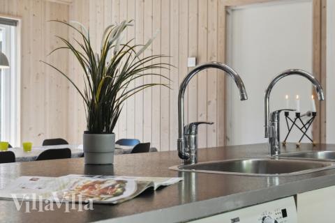 Die Küche in dem Luxusferienhaus Nr. 261 ist so gut ausgestattet, dass man problemlos Mahlzeiten für 24 Personen zubereiten kann.