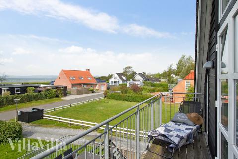 Dieses schicke Poolhaus Nr. 148 liegt in Ostjütland und bietet Platz für 24 Personen.