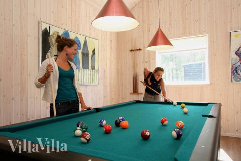 Ist man in den Ferien auf Aktivitäten aus, hält das Haus viele Möglichkeiten parat. So können z.B. Billard, Tischtennis und Airhockey gespielt werden