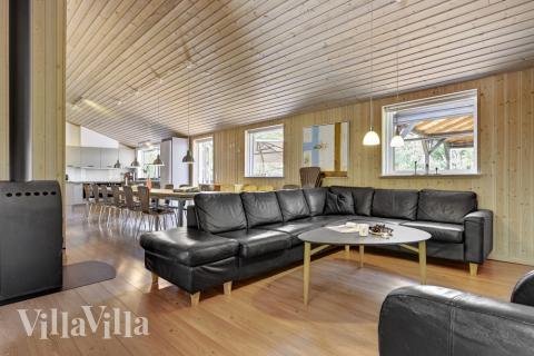 Die Couchecke im Luxusferienhaus Nr. 247 in Ostjütland.