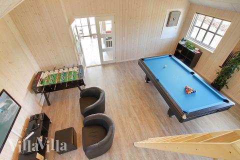 Für die Unterhaltung der ganzen Familie ist mit Billard/Tischtennis und Dart im Aktivitätenraum gesorgt