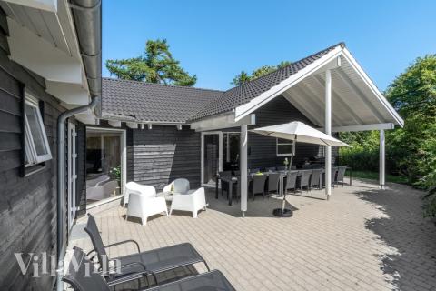 Das Luxusferienhaus Nr. 277 hat eine tolle Terrasse, die mit hochwertigen Gartenmöbeln für 16 Personen ausgestattet ist.