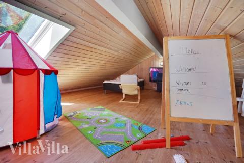 Einige der 16 Schlafgelegenheiten befinden sich im Luxusferienhaus Nr. 277 auf dem ausgebauten Dachboden