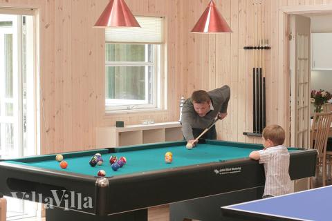 Neben dem eigenen Badeland bietet das Haus außerdem stundenlange Unterhaltung im Aktivitätenraum