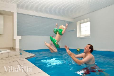 Das hauseigene Badeland ist ein Paradies für alle Wasserratten!