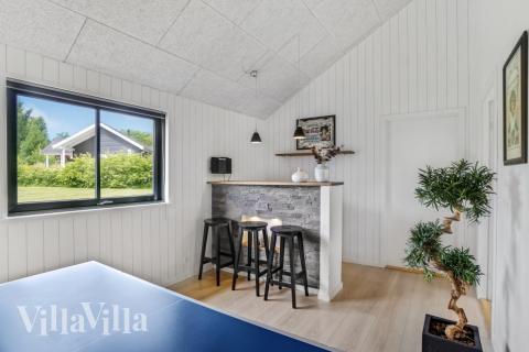 Neben den vielen schönen Stunden, die man im Poolbereich des Hauses verbringen kann, bietet das Luxusferienhaus 276 auch Spielevergnügen bei Billard/Tischtennis und Darts