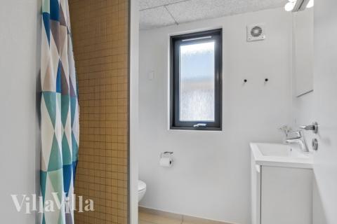 Im Luxusferienhaus Nr. 276 für 18 Personen gibt es Bad mit Dusche.