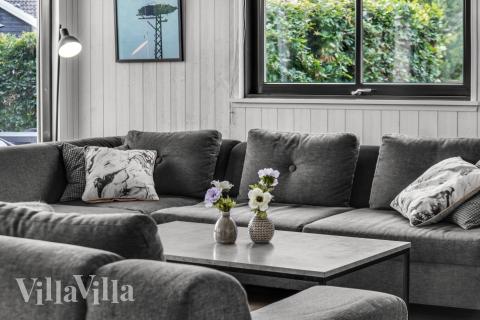 In der Sofalandschaft des Ferienhauses Nr. 276 kann man es richtig gemütlich machen.