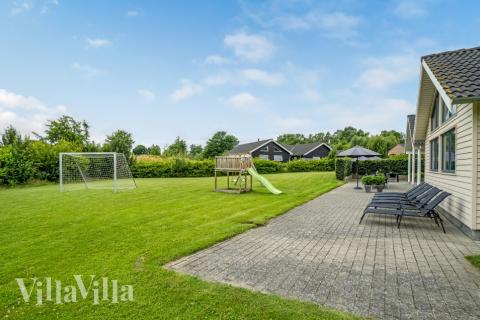 Große Terrasse am Luxusferienhaus Nr. 276 in Nordseeland.