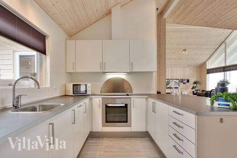 Die Küche ist vollständig ausgestattet mit allem, was man für das Kochen im Urlaub benötigt