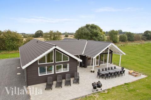 Dieses Luxusferienhaus bei Skastrup auf Fünen hat Pool, Whirlpool und viele Aktivitäten wie Tischtennis und Darts 