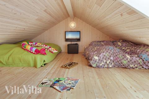 Für die Kleinen gibt es ein Spielzimmer mit Flachbild-DVD und Sacksitzen 