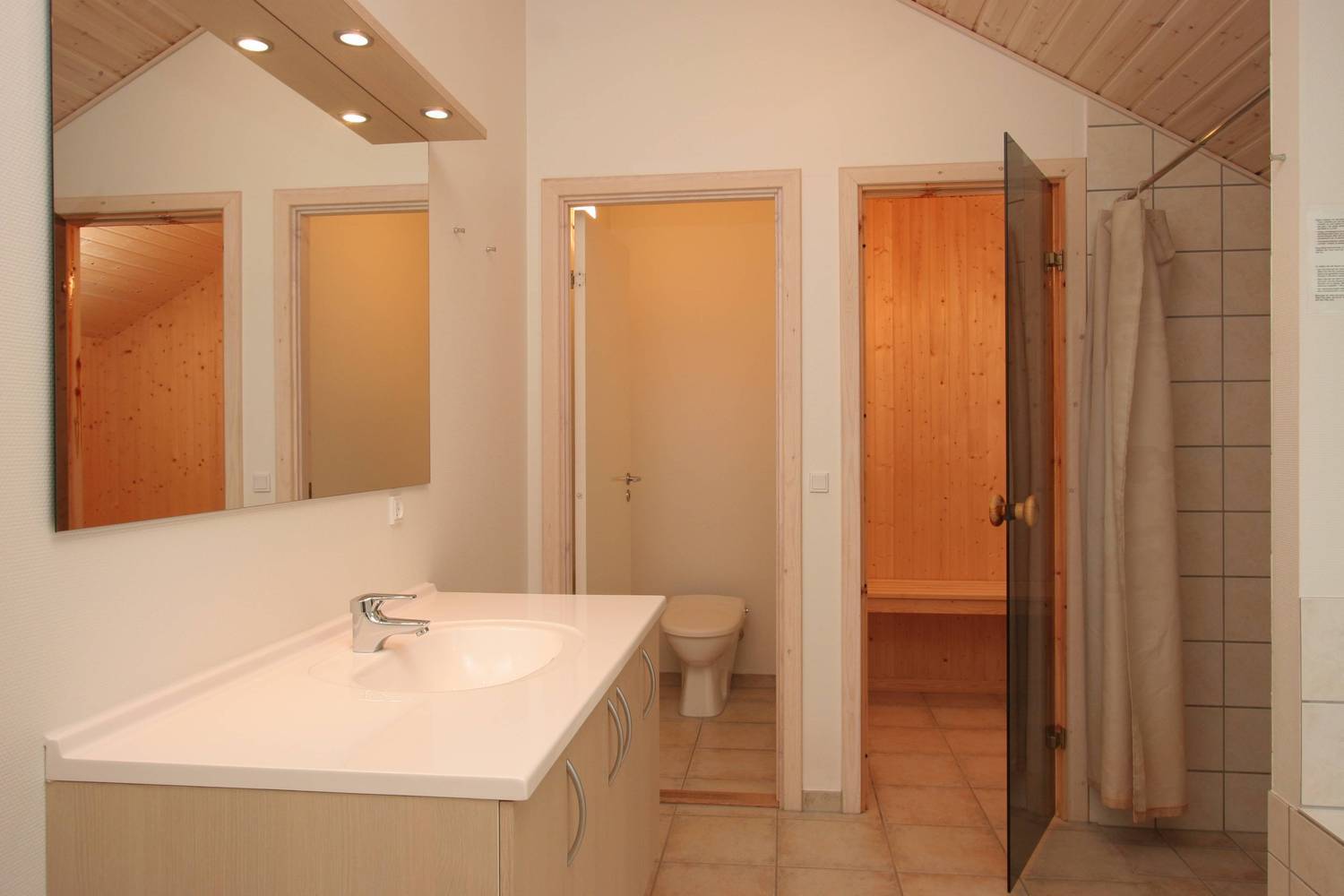 In der Sauna des Hauses wird es einem an kalten Tagen so richtig warm ums Herz