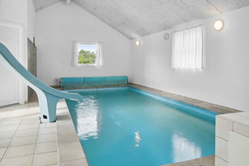 Der schicke Pool im Luxusferienhaus Nr. 208 für 24 Personen
