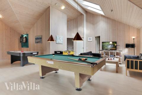 Neben den vielen schönen Stunden, die man im Poolbereich des Hauses verbringen kann, bietet das Luxusferienhaus 177 auch Spielevergnügen bei Billard/Tischtennis und Darts