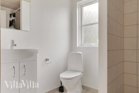 Eines der Badezimmer im Luxusferienhaus Nr. 177