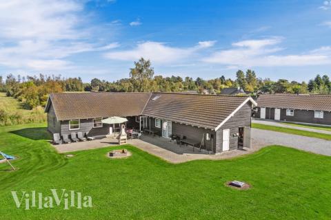 Dieses schöne Poolhaus Nr. 177 mit Platz für 24 Personen liegt in Lolland/Falster/Mön