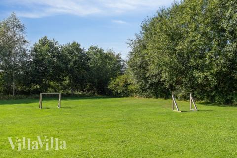 Neben den vielen schönen Stunden, die man im Poolbereich des Hauses verbringen kann, bietet das Luxusferienhaus 177 auch zahlreiche Freizeitangebote im Freien