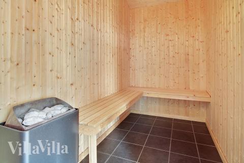 Wunderbar in der Sauna sich zu entspannen