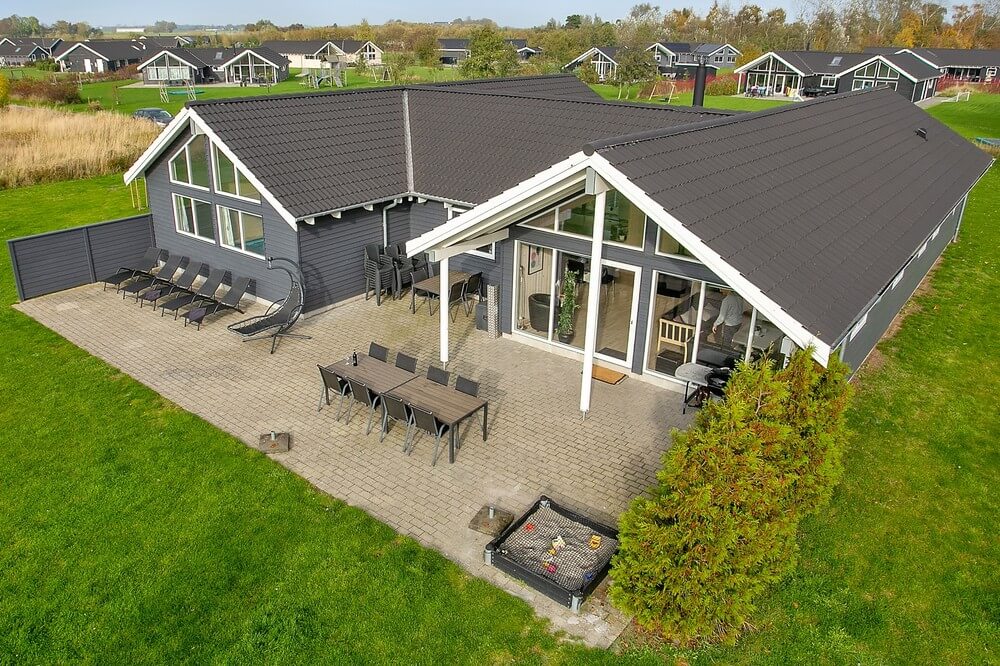 Dieses schöne Poolhaus Nr. 272 mit Platz für 18 Personen liegt in Lolland/Falster/Mön