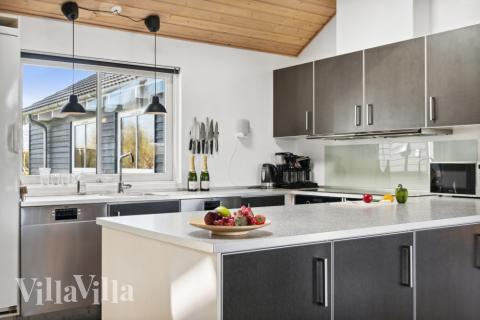 Die Küche in dem Luxusferienhaus Nr. 282 ist so gut ausgestattet, dass man problemlos Mahlzeiten für 19 Personen zubereiten kann.