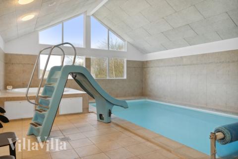 Der schicke Pool im Luxusferienhaus Nr. 282 für 19 Personen