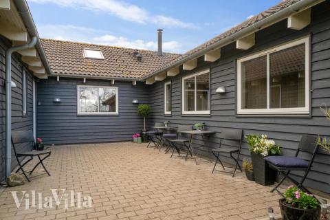 Große Terrasse am Luxusferienhaus Nr. 285 in Lolland/Falster/Mön.