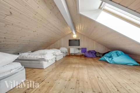 Einige der 16 Schlafgelegenheiten befinden sich im Luxusferienhaus Nr. 299 auf dem ausgebauten Dachboden