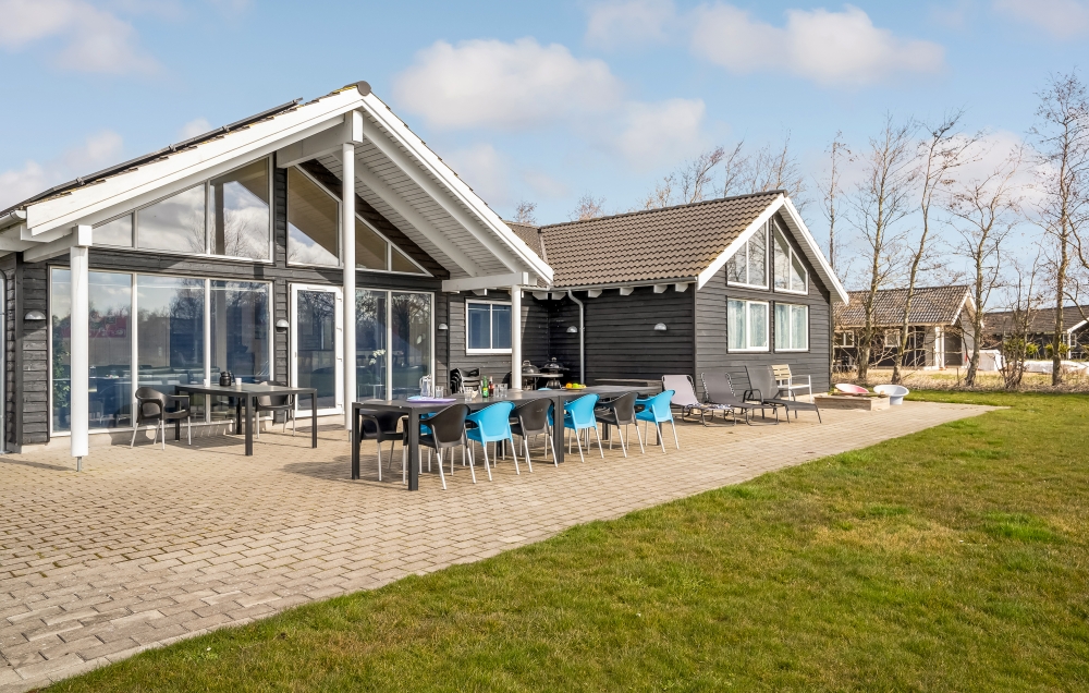 Dieses schöne Poolhaus Nr. 299 mit Platz für 16 Personen liegt in Lolland/Falster/Mön