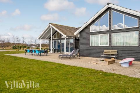 Das Luxusferienhaus Nr. 299 hat eine tolle Terrasse, die mit hochwertigen Gartenmöbeln für 16 Personen ausgestattet ist.