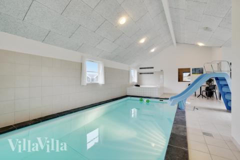 Der schicke Pool im Luxusferienhaus Nr. 206 für 24 Personen