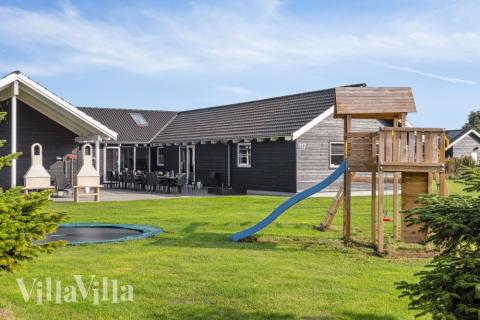 Neben den vielen schönen Stunden, die man im Poolbereich des Hauses verbringen kann, bietet das Luxusferienhaus 206 auch zahlreiche Freizeitangebote im Freien