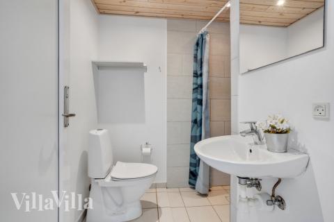 Eines der Badezimmer im Luxusferienhaus Nr. 273