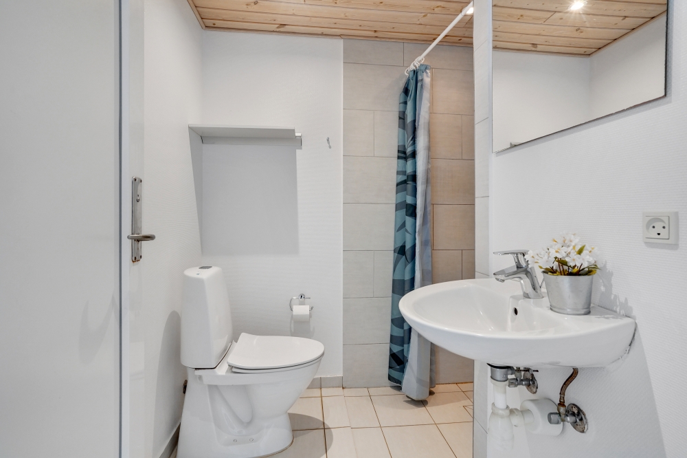 Eines der Badezimmer im Luxusferienhaus Nr. 273