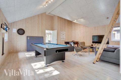 Aktivitätsraum im Luxusferienhaus Nr. 273 mit 7 Schlafzimmern und Platz für 18 Gäste.