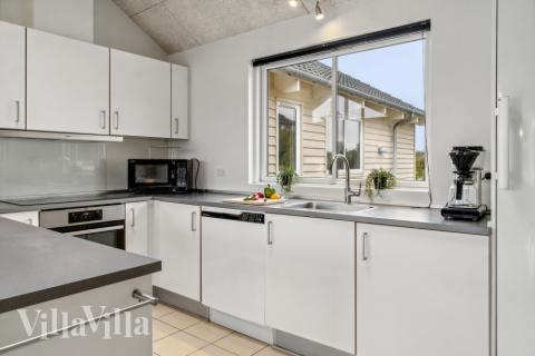 Die Küche in dem Luxusferienhaus Nr. 306 ist so gut ausgestattet, dass man problemlos Mahlzeiten für 16 Personen zubereiten kann.