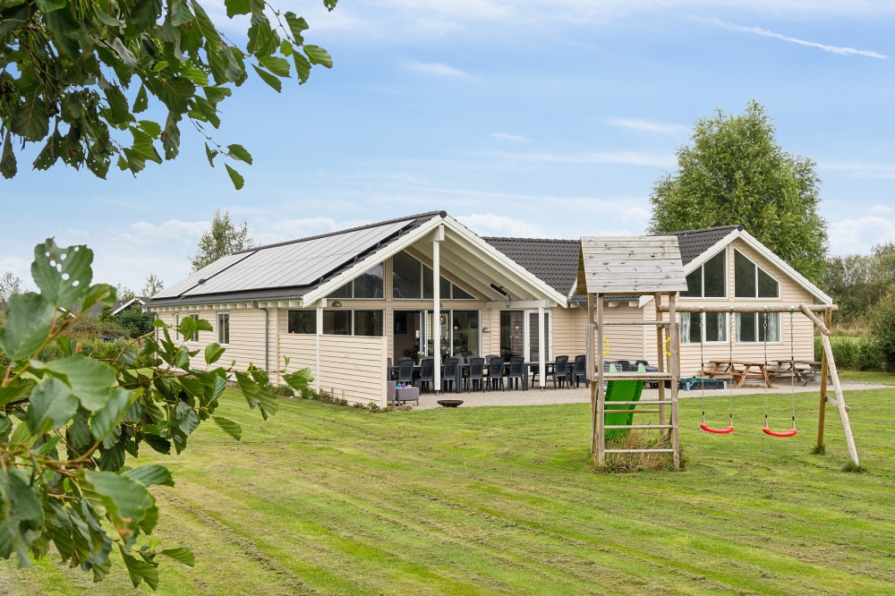 Dieses schöne Poolhaus Nr. 306 mit Platz für 16 Personen liegt in Lolland/Falster/Mön
