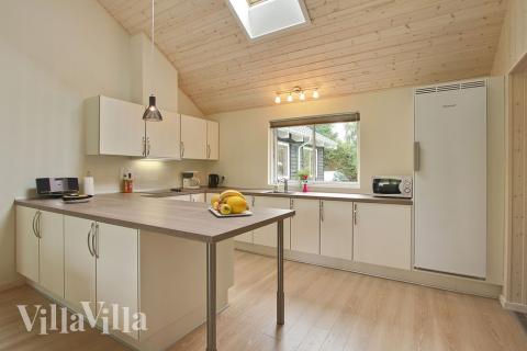 Die Küche ist geräumig und mit allem ausgestattet, was man sich zum Kochen in den Ferien wünscht