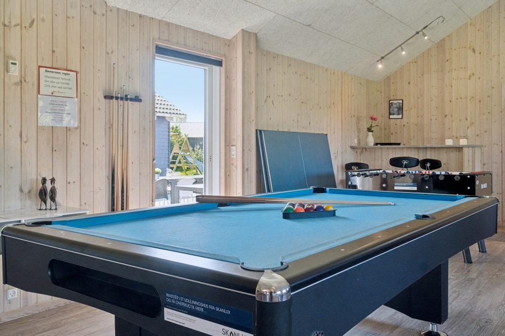 Aktivitätsraum im Luxusferienhaus Nr. 314 mit 8 Schlafzimmern und Platz für 20 Gäste.