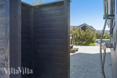 Zu dem attraktiven Ferienhaus Nr. 314 in Lolland/Falster/Mön gehört auch ein tolles Angebot im Außenbereich, z. B. Spieleturm und Schaukeln