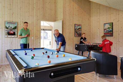 Mit beiden Kicker, Dart und Billard / Tischtennis lädt das Haus für mehrere Stunden Unterhaltung und Aktivität ein.