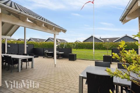 Das Luxusferienhaus Nr. 315 hat eine tolle Terrasse, die mit hochwertigen Gartenmöbeln für 18 Personen ausgestattet ist.