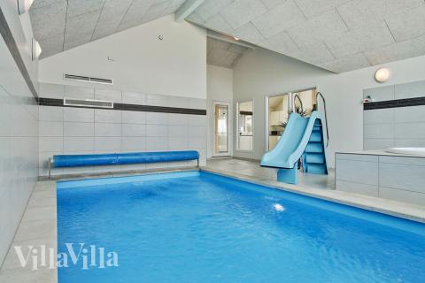 Dieses Luxusferienhaus ist mit exklusive Poolbereich eingerichtet. 